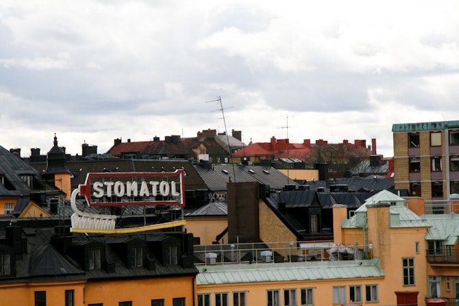 Den klassiska reklamskylten Stomatol